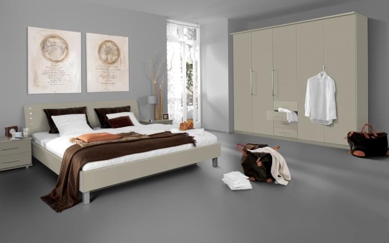Saturn Gloss Mussel Bedroom